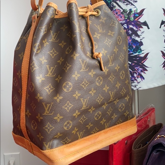 Louis Vuitton Bucket GM - Picture 3 of 17